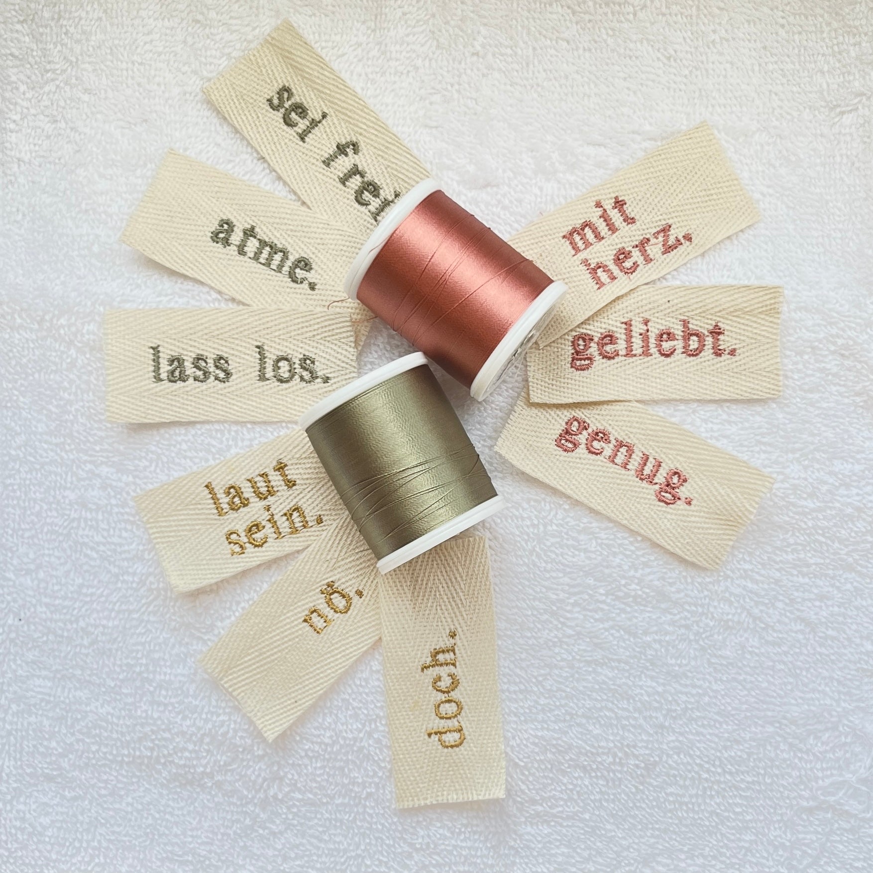 Wortkollektion|  Statement-Labels zum Aufnähen – Set aus 5 | besticktes Webband